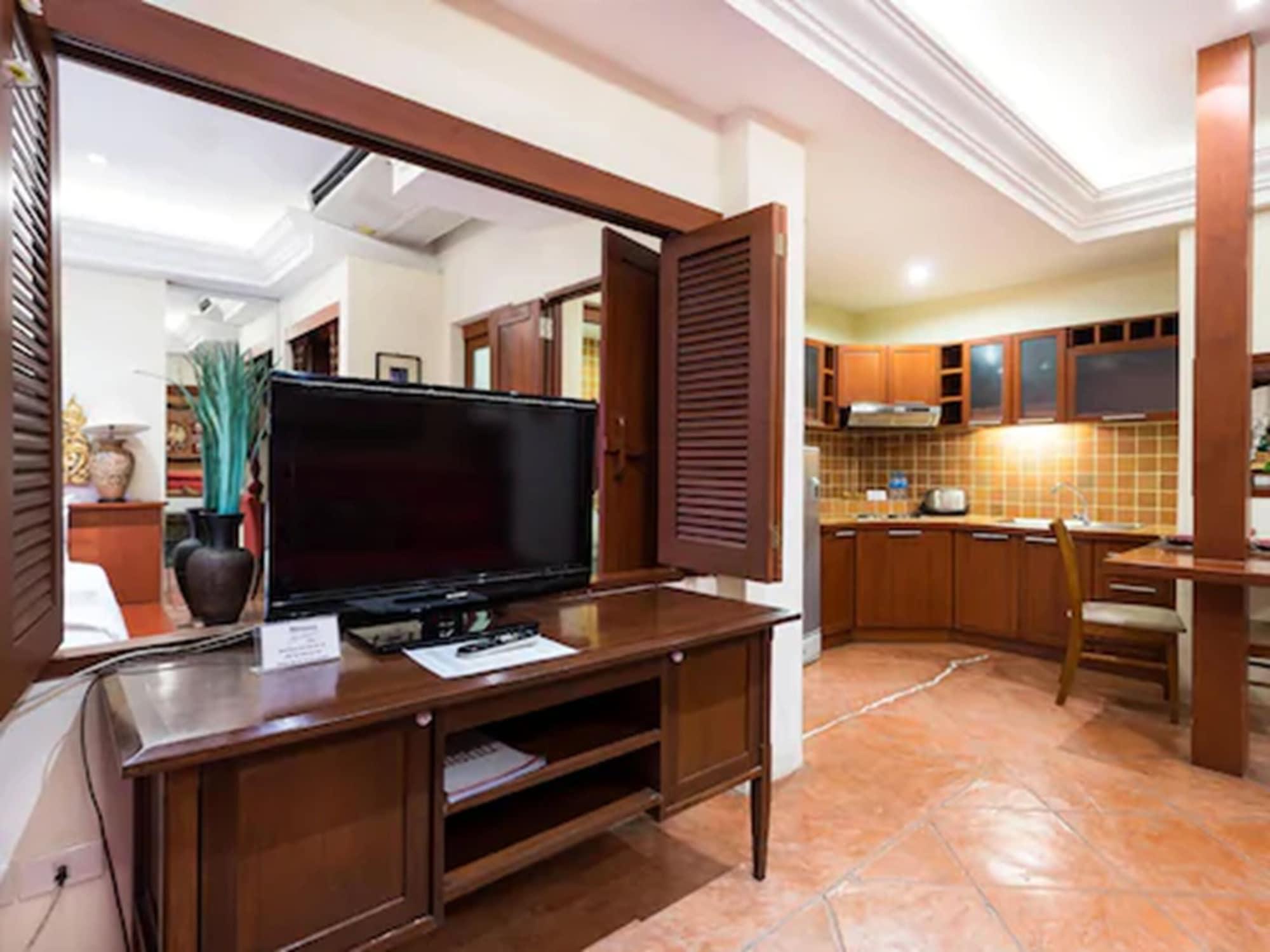 Nirvana Boutique Suites Jomtien Beach Exterior photo