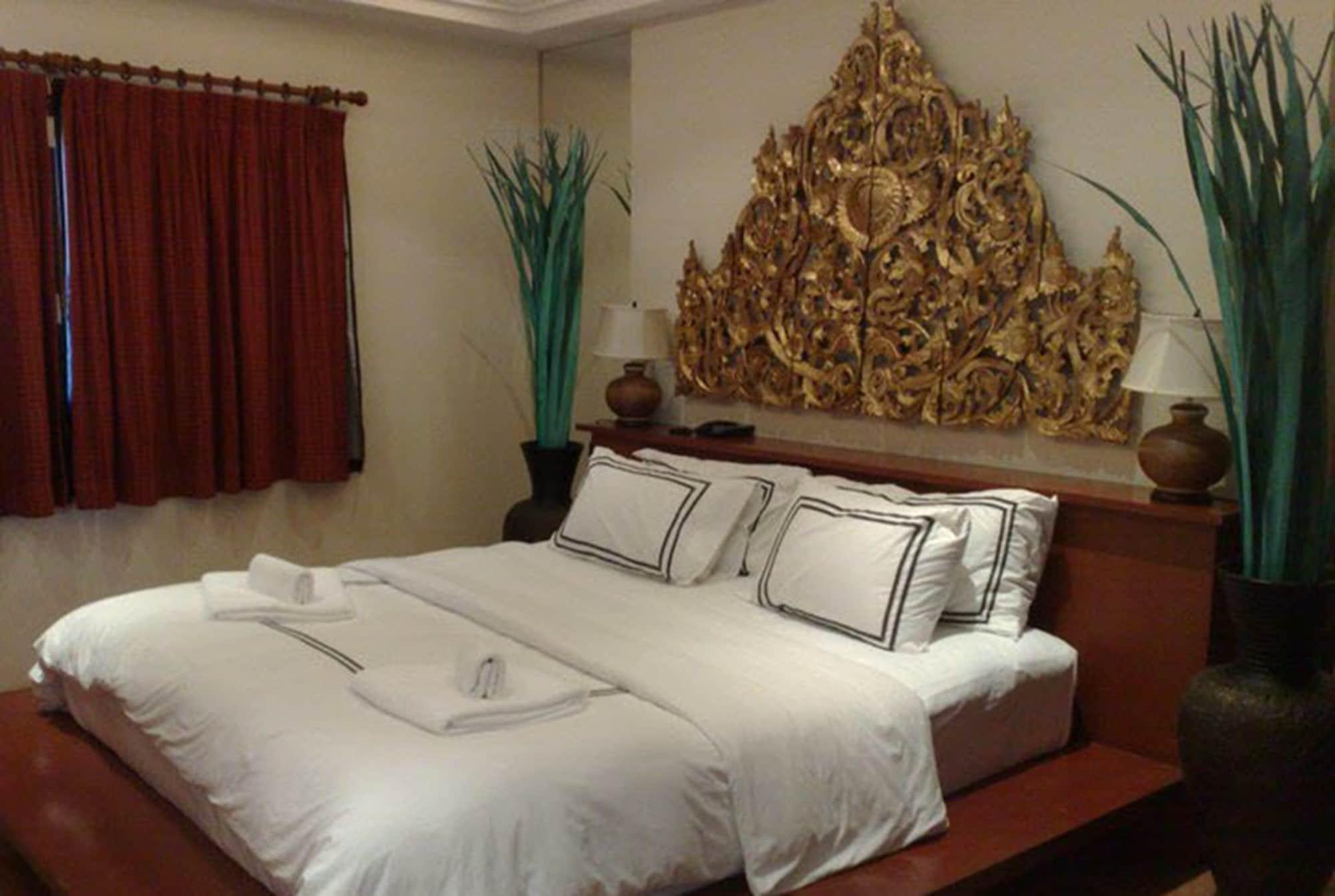 Nirvana Boutique Suites Jomtien Beach Exterior photo