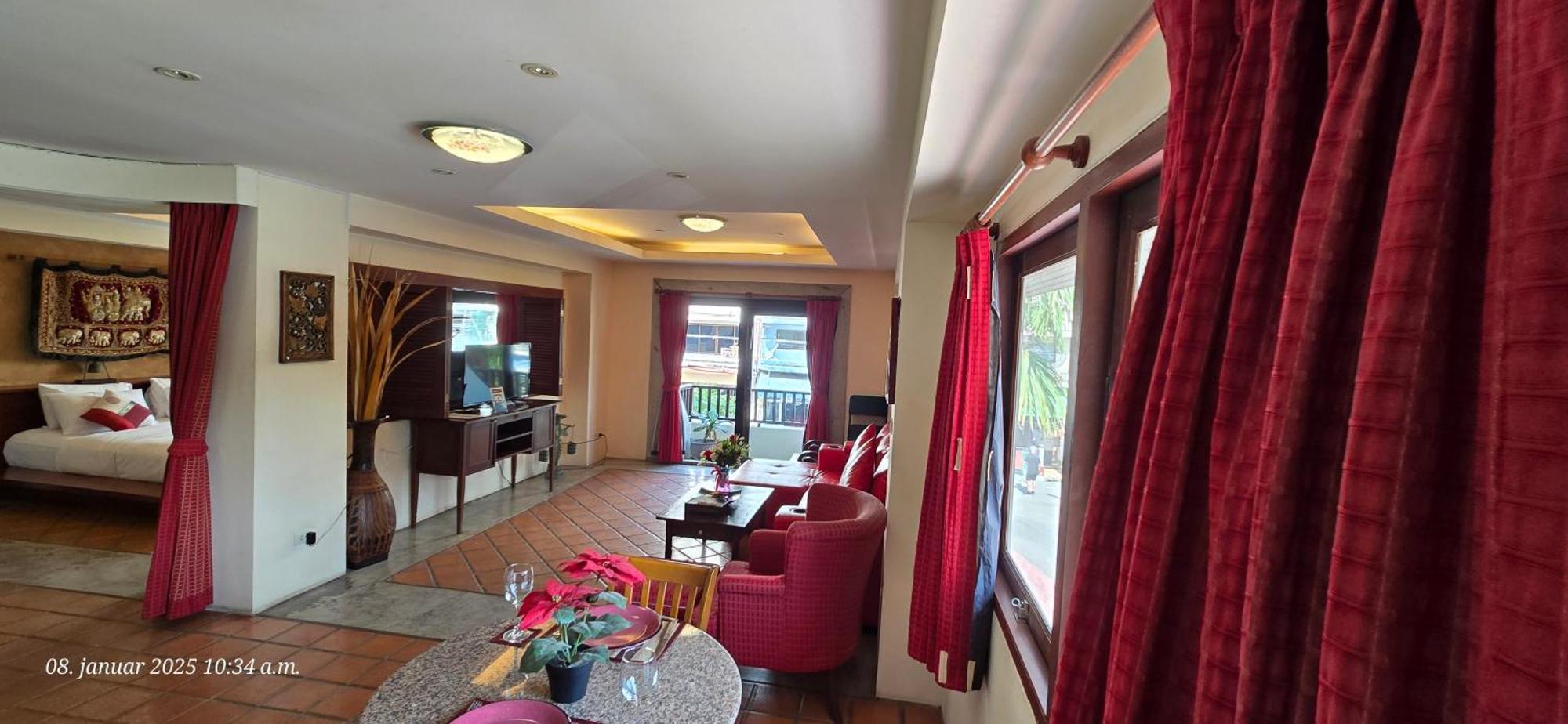 Nirvana Boutique Suites Jomtien Beach Exterior photo