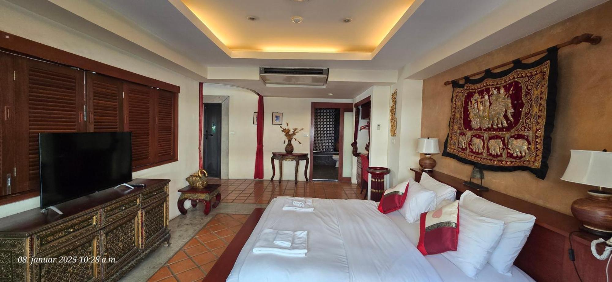 Nirvana Boutique Suites Jomtien Beach Exterior photo
