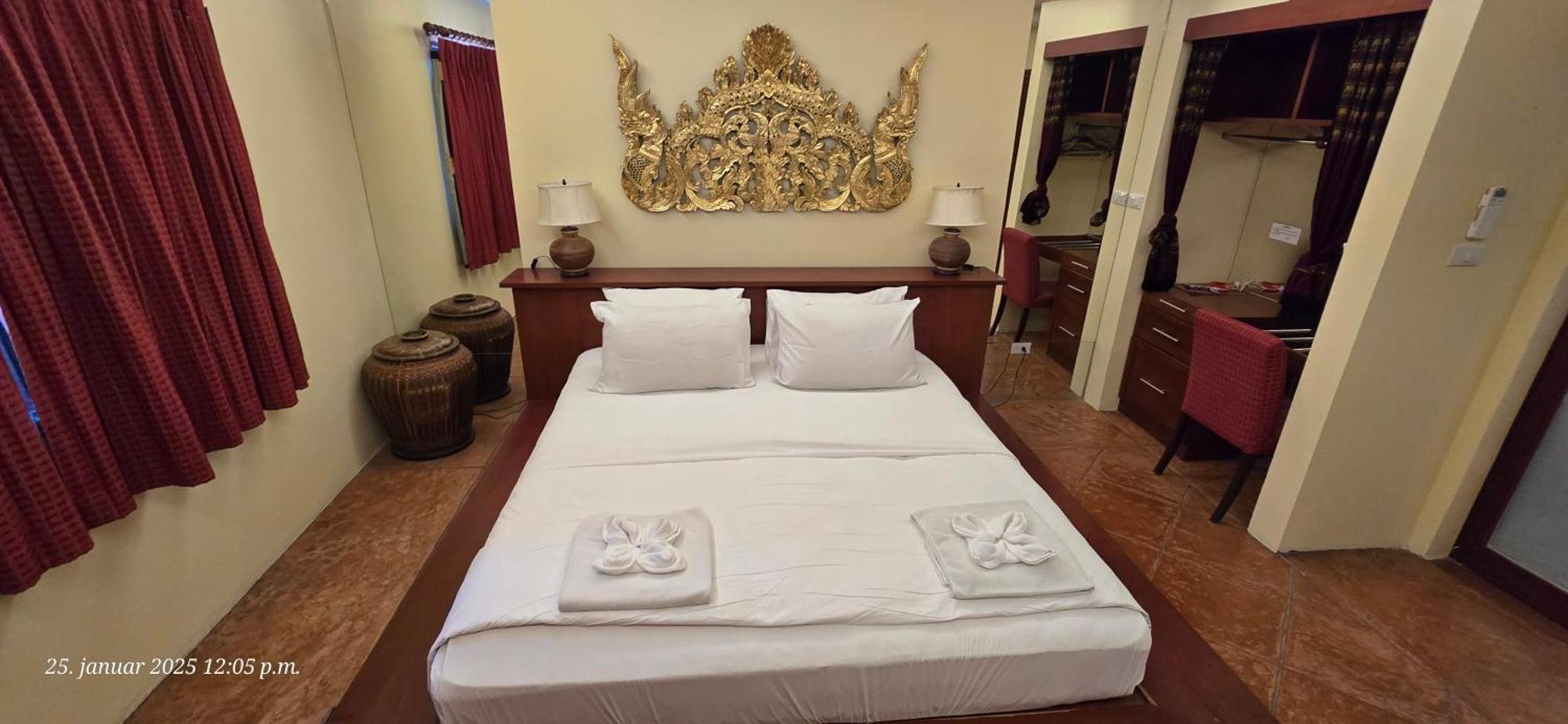 Nirvana Boutique Suites Jomtien Beach Exterior photo