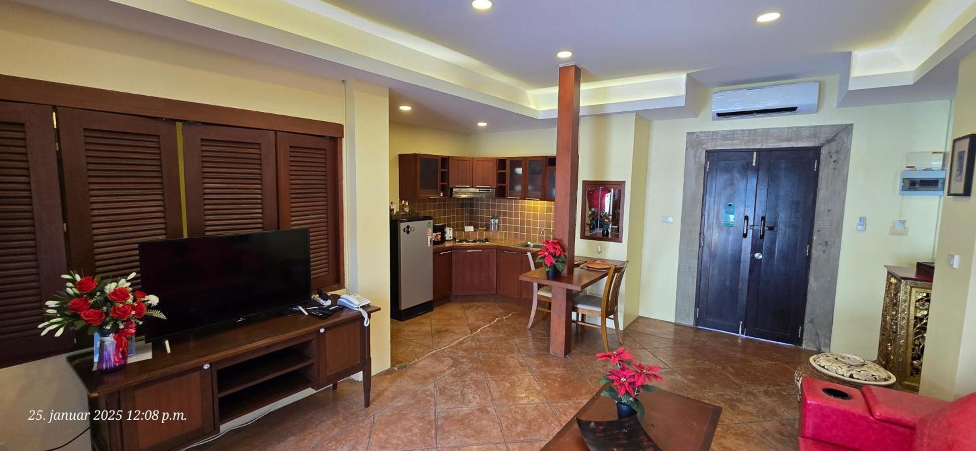 Nirvana Boutique Suites Jomtien Beach Exterior photo