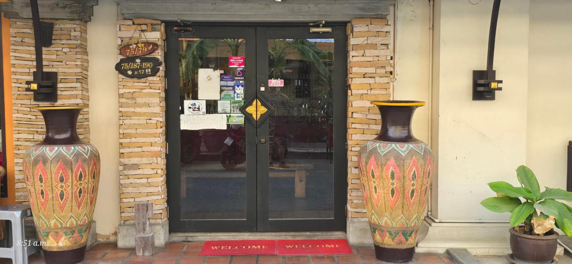 Nirvana Boutique Suites Jomtien Beach Exterior photo
