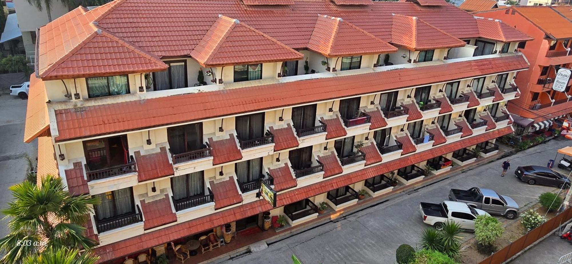 Nirvana Boutique Suites Jomtien Beach Exterior photo